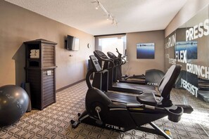 Fitness facility - Spark by Hilton Kansas City Plaza Streetcar (Kansas City)