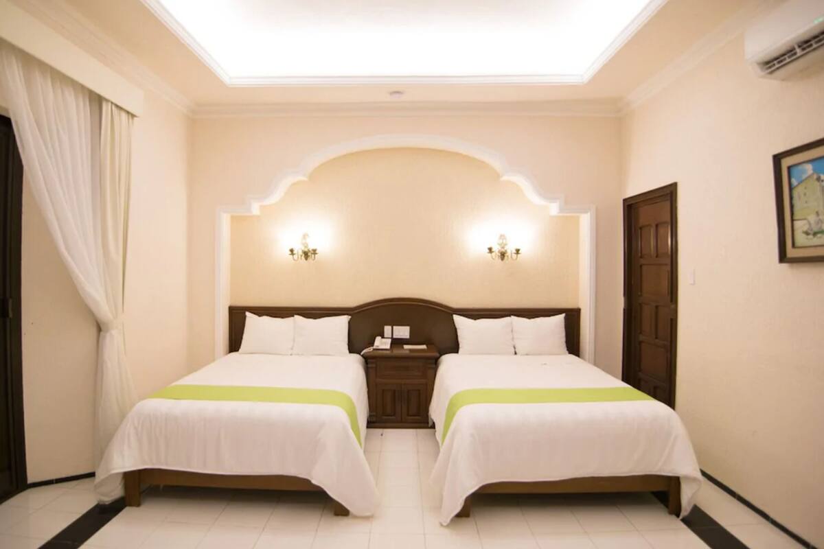 Classic Suite, 1 Bedroom, Balcony, Park View | Premium bedding, in-room safe, desk, blackout drapes