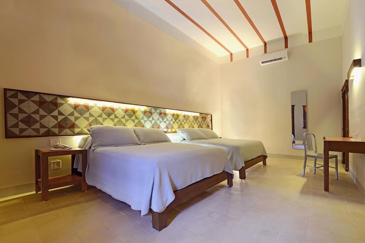 1 bedroom, premium bedding, in-room safe, desk