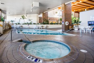 Bañera de hidromasaje interior