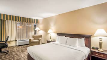 Skrivbord, strykjärn/strykbräda, gratis barnsängar och extrasängar