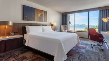 Tabla de planchar con plancha, wifi gratis y ropa de cama