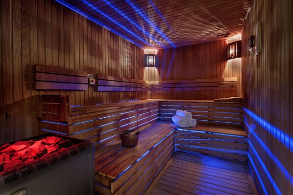Couples treatment room(s), Turkish bath/hammam, hot stone massages