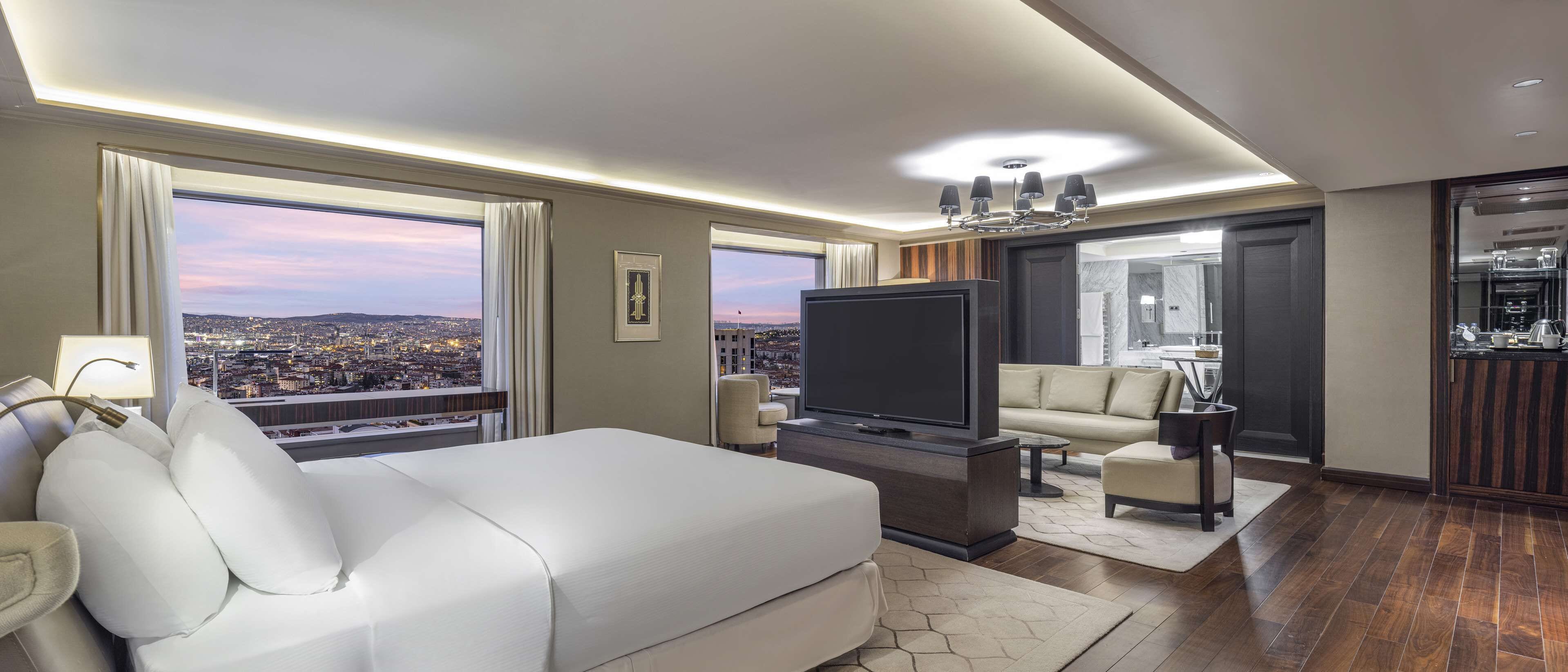 presidential suite, club lounge access | 1 bedroom, minibar, in-room safe, desk