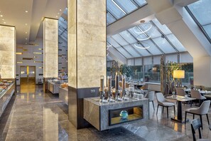 Daily full breakfast for a fee - Ankara HiltonSA (Ankara)