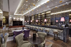 Bar (on property) - Ankara HiltonSA (Ankara)