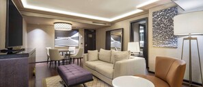Business Suite, Club lounge access (CAPITAL) | Living area