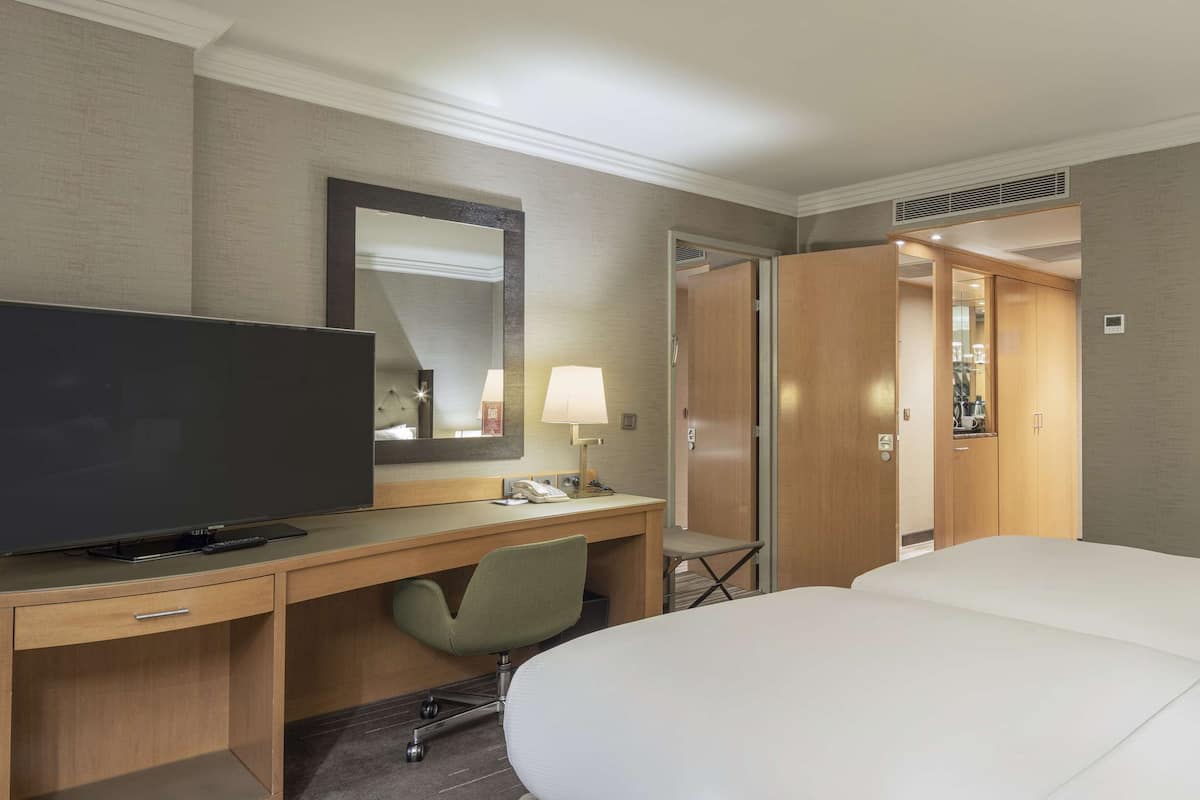 1 bedroom, minibar, in-room safe, desk