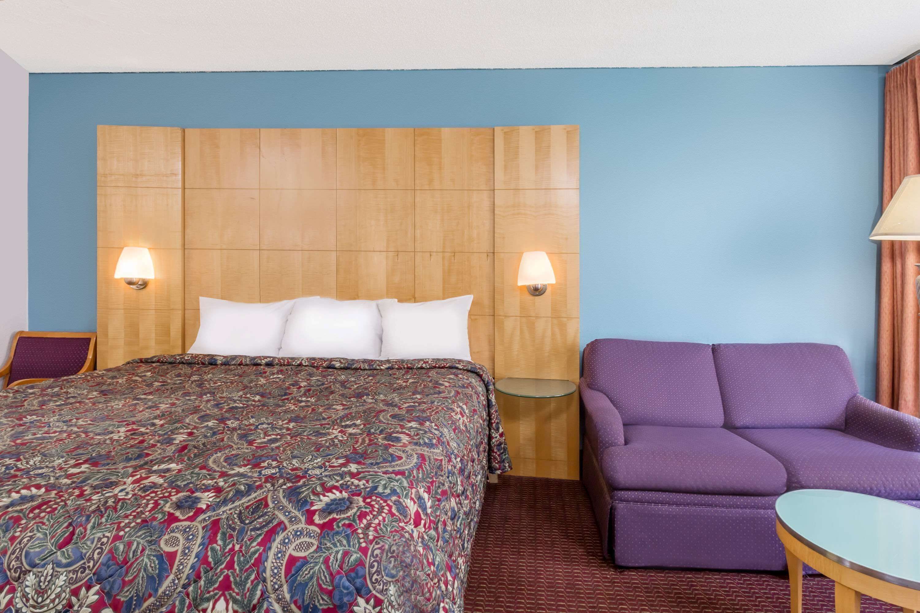 Desk, iron/ironing board, free cots/infant beds, rollaway beds