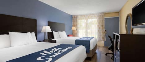 Room, 2 Katil Ratu (Queen), Non Smoking | Meja, seterika/papan seterika, katil bayi/kot (percuma)