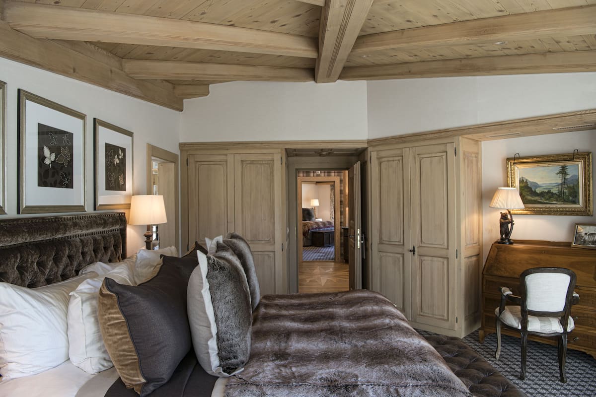 Penthouse Suite | Premium bedding, down comforters, pillowtop beds, minibar