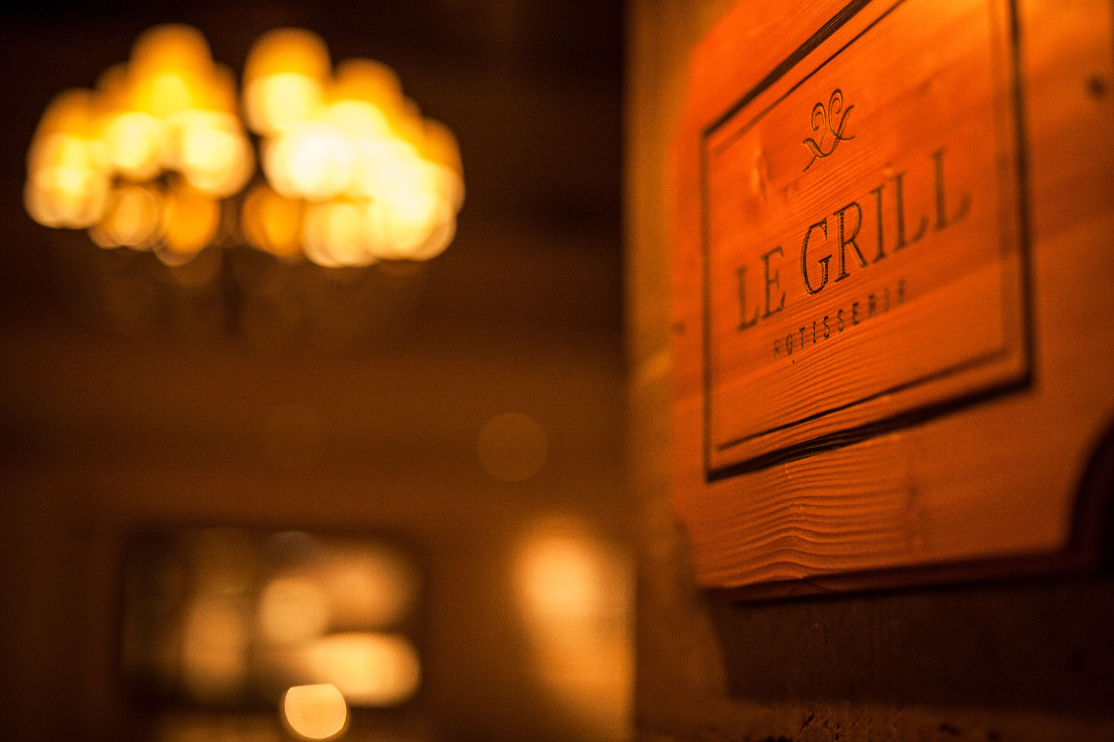 5 restaurants, breakfast, lunch, dinner served; local cuisine