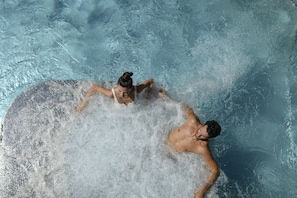Behandlungsräume für Paare, Sauna, Whirlpool, Dampfbad