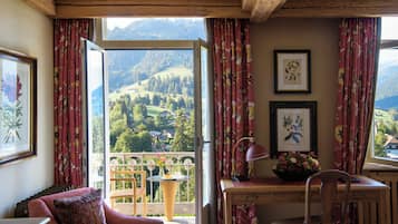 Deluxe Suite Mountain View | Terrace/patio