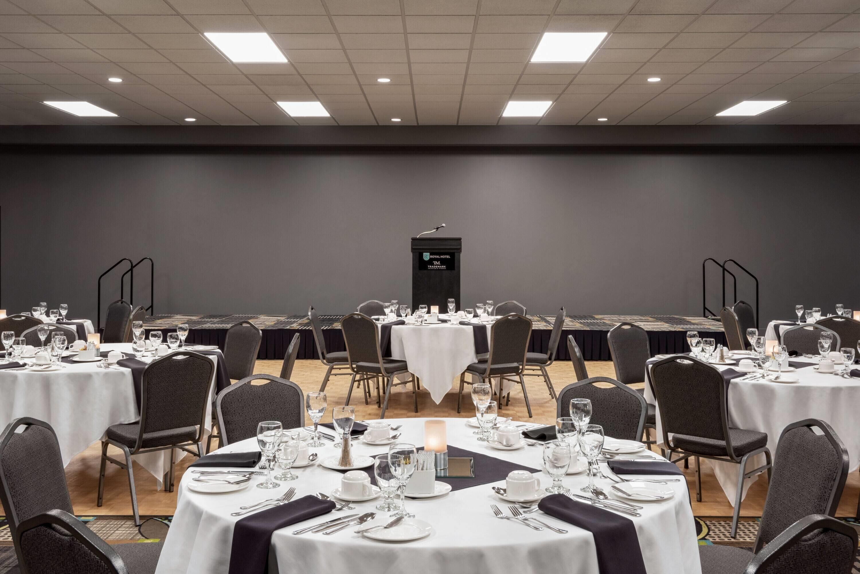 Photo - Royal Hotel West Edmonton, Trademark Collection by Wyndham