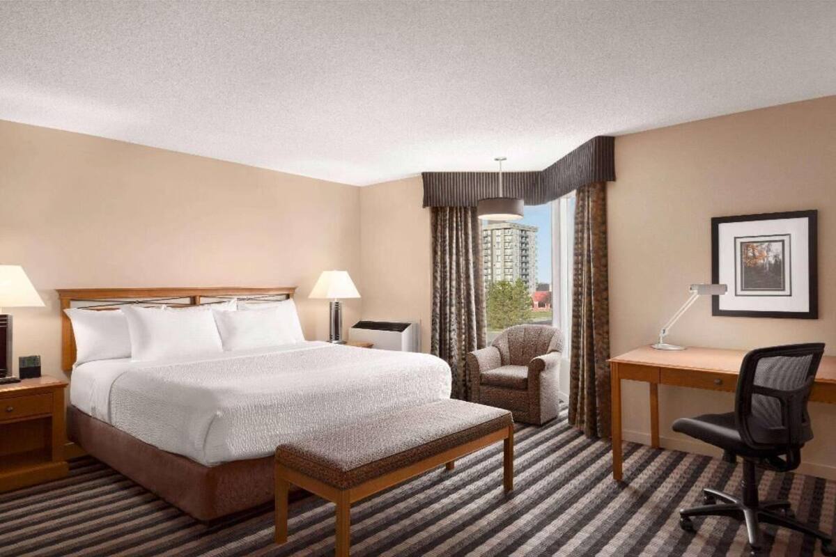 Hypo-allergenic bedding available, pillowtop beds, desk, blackout drapes