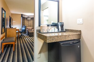 Room, 1 Queen Bed, Non Smoking