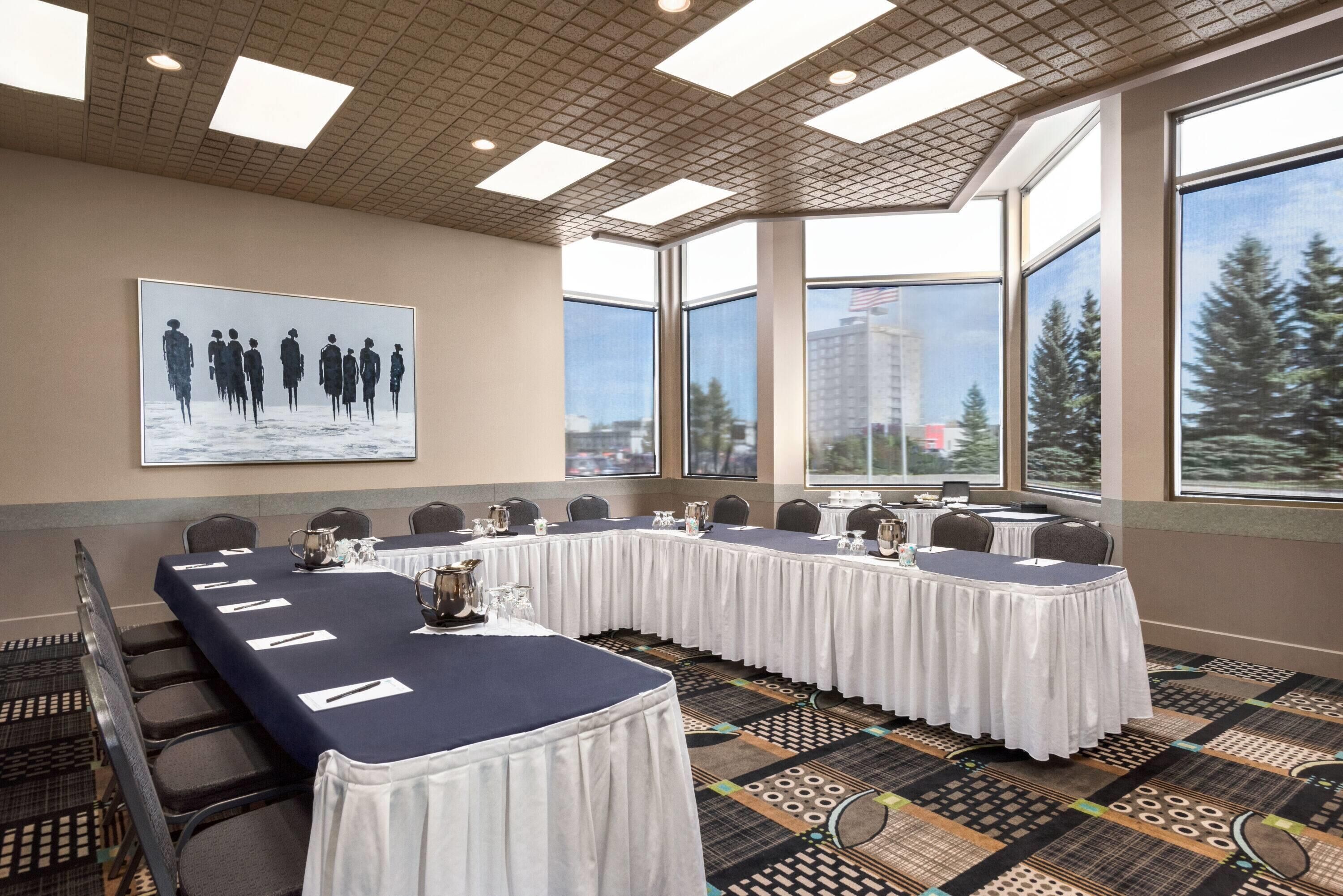 Photo - Royal Hotel West Edmonton, Trademark Collection by Wyndham