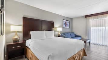 Standard Room, 1 King Bed, Non Smoking, Refrigerator & Microwave (with Sofabed) | Pillowtop beds, in-room safe, desk, laptop workspace