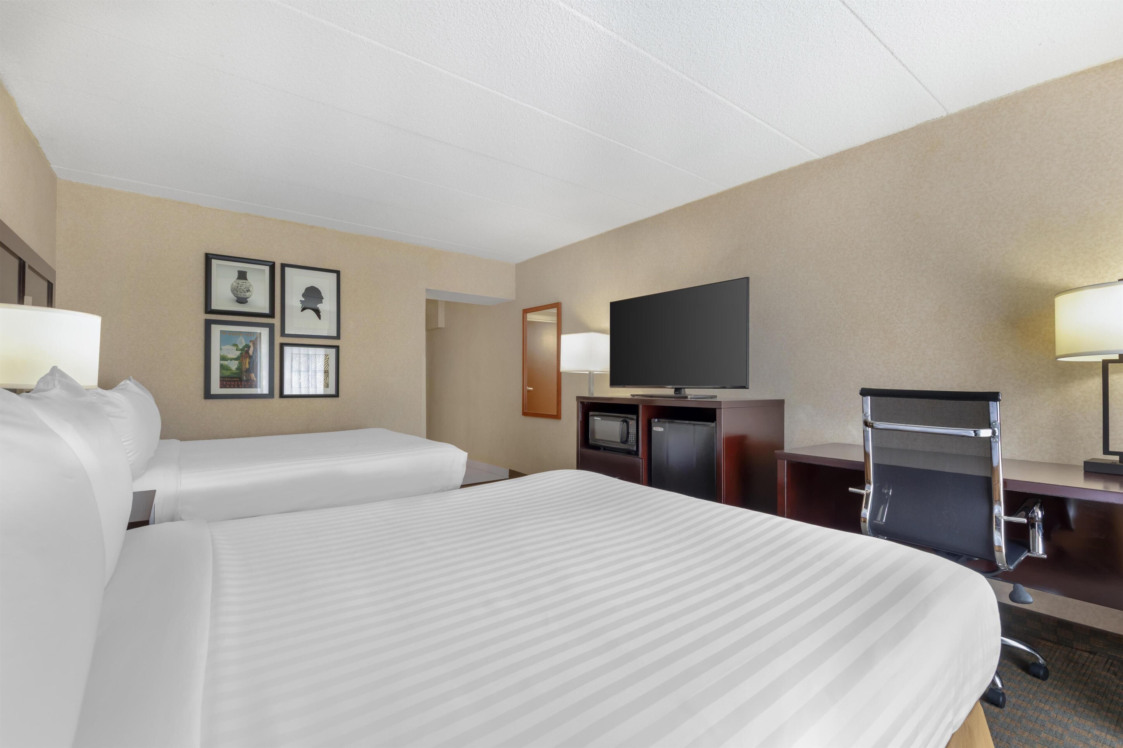 Standard Room, 2 Double Beds, Accessible, Bathtub