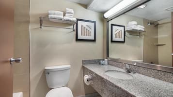Standardzimmer, 2 Queen-Betten, Nichtraucher | Badezimmer