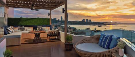 Sea View Corner Suite