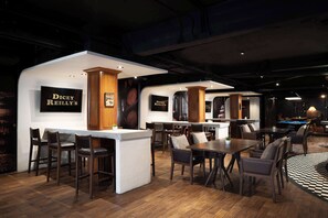 4 restaurants; breakfast, lunch and dinner served  - Avani Pattaya Resort (Pattaya)
