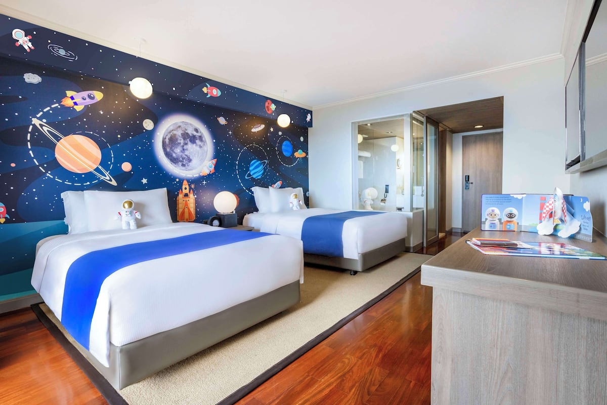 garden view family room | 1 bedroom, minibar, in-room safe, desk