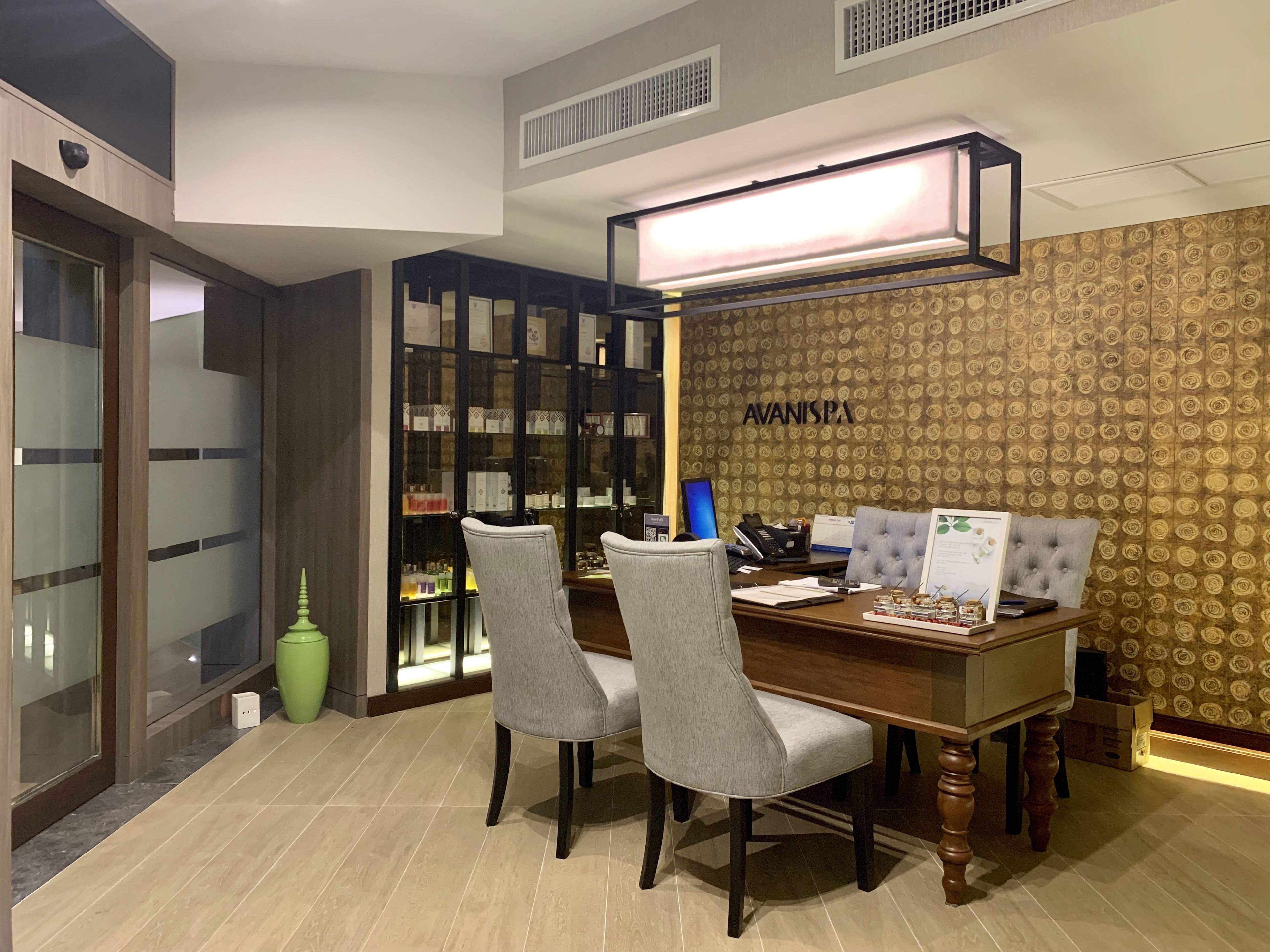 couples treatment room(s), body treatments, aromatherapy, thai massages