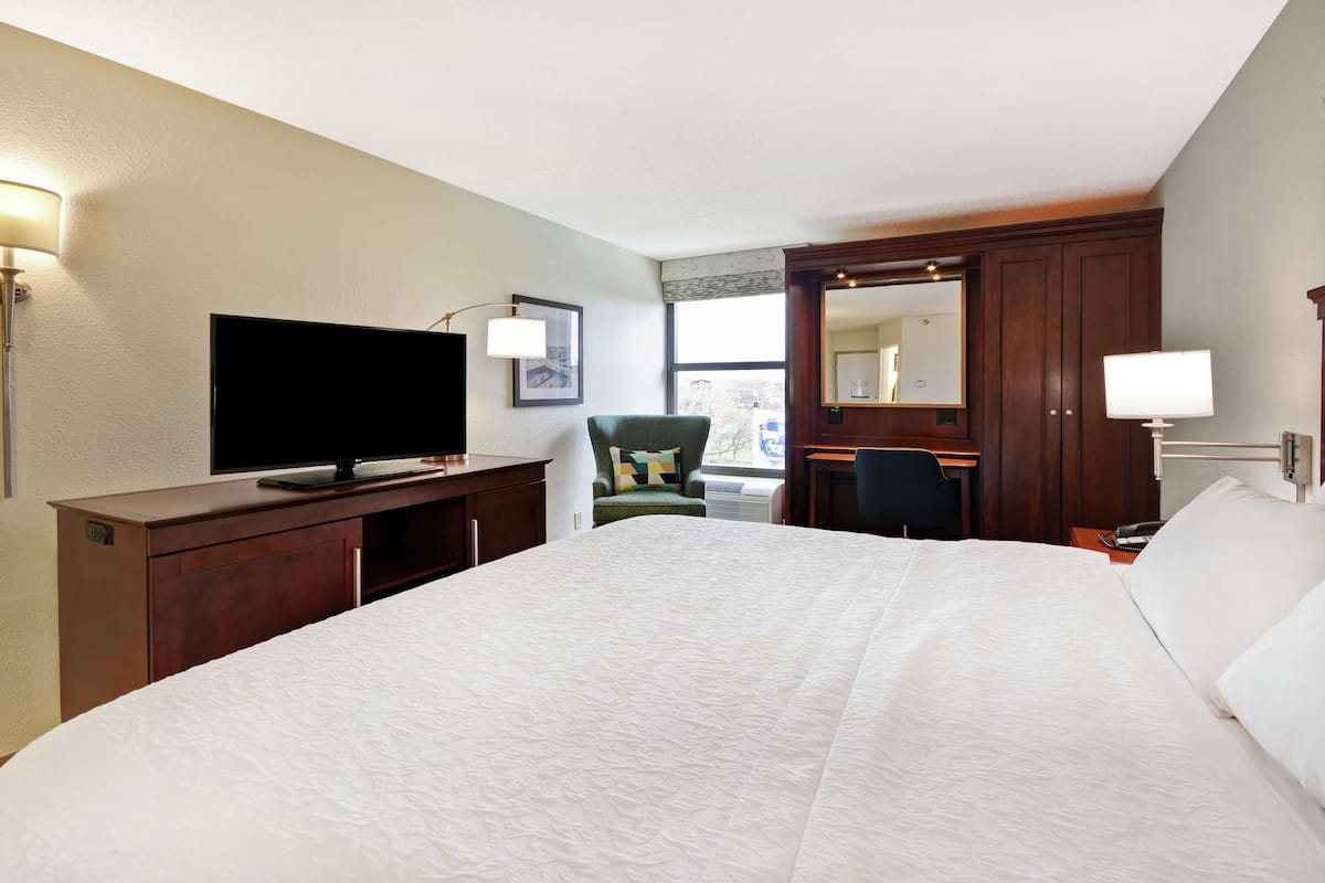 Blackout drapes, iron/ironing board, free cribs/infant beds, free WiFi