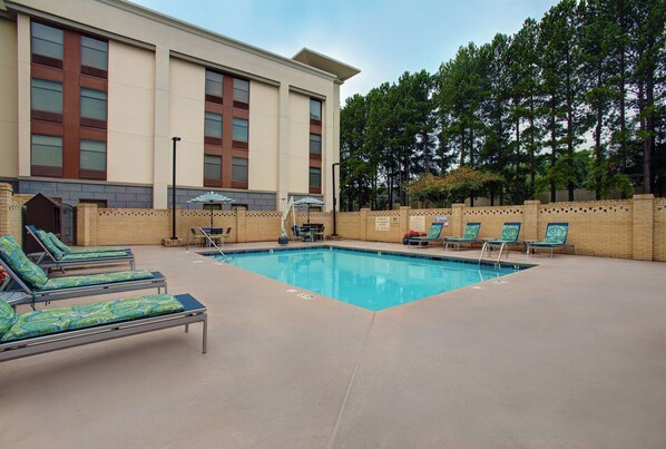 Seasonal outdoor pool, open 9 AM to 10 PM, pool umbrellas, sun loungers