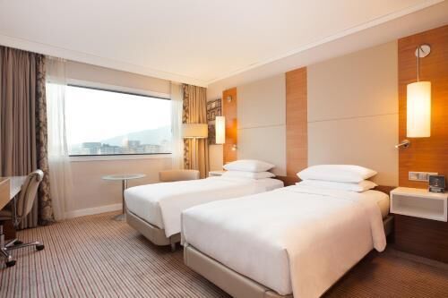 1 bedroom, down comforters, pillowtop beds, minibar