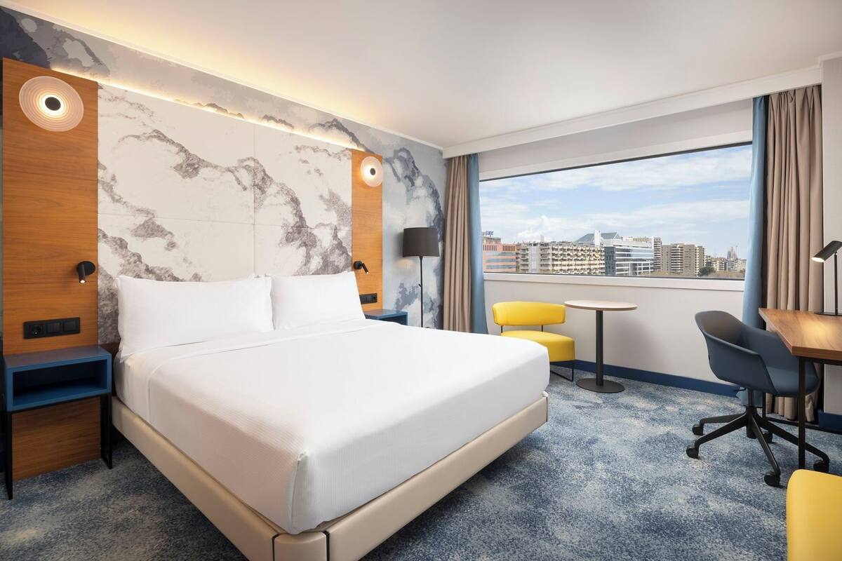 1 bedroom, down comforters, pillowtop beds, minibar