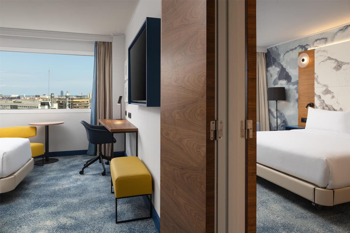 1 bedroom, down duvets, pillow-top beds, minibar