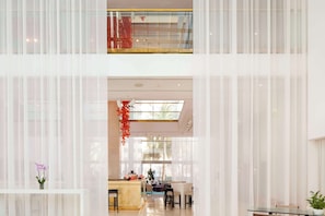 Property entrance - Hilton Barcelona (Barcelona)