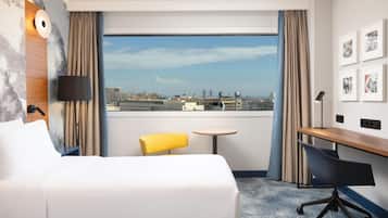 Tomannsrom (Sky View) | 1 soverom, dundyner, senger med overmadrass og minibar