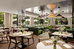 2 restaurants, breakfast, lunch, dinner served; Mediterranean cuisine 