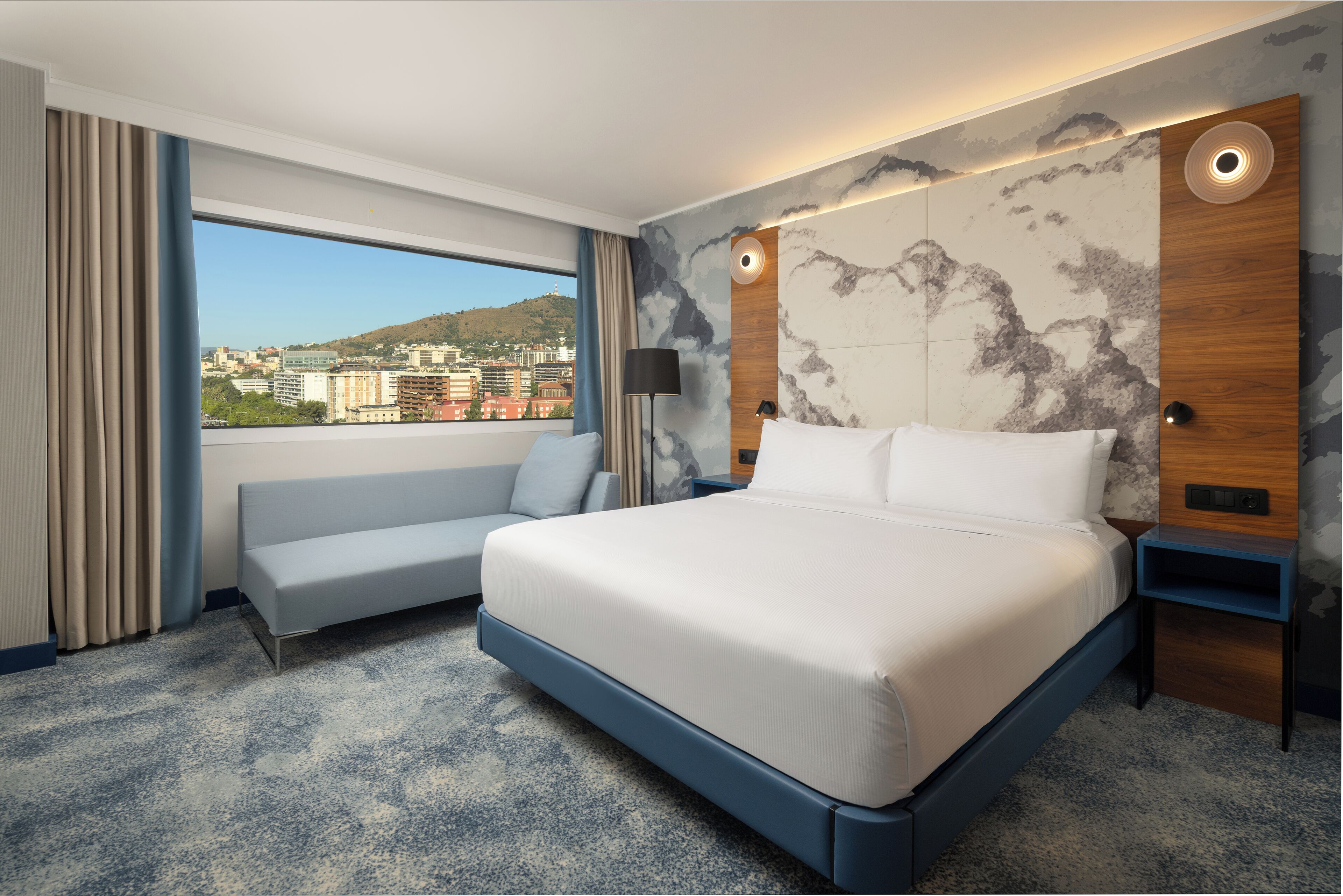 Executive Room, 1 King Bed, City View | 1 bedroom, down comforters, pillowtop beds, minibar