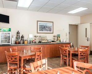Free daily continental breakfast