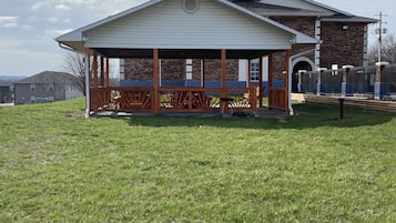 BBQ/picnic area