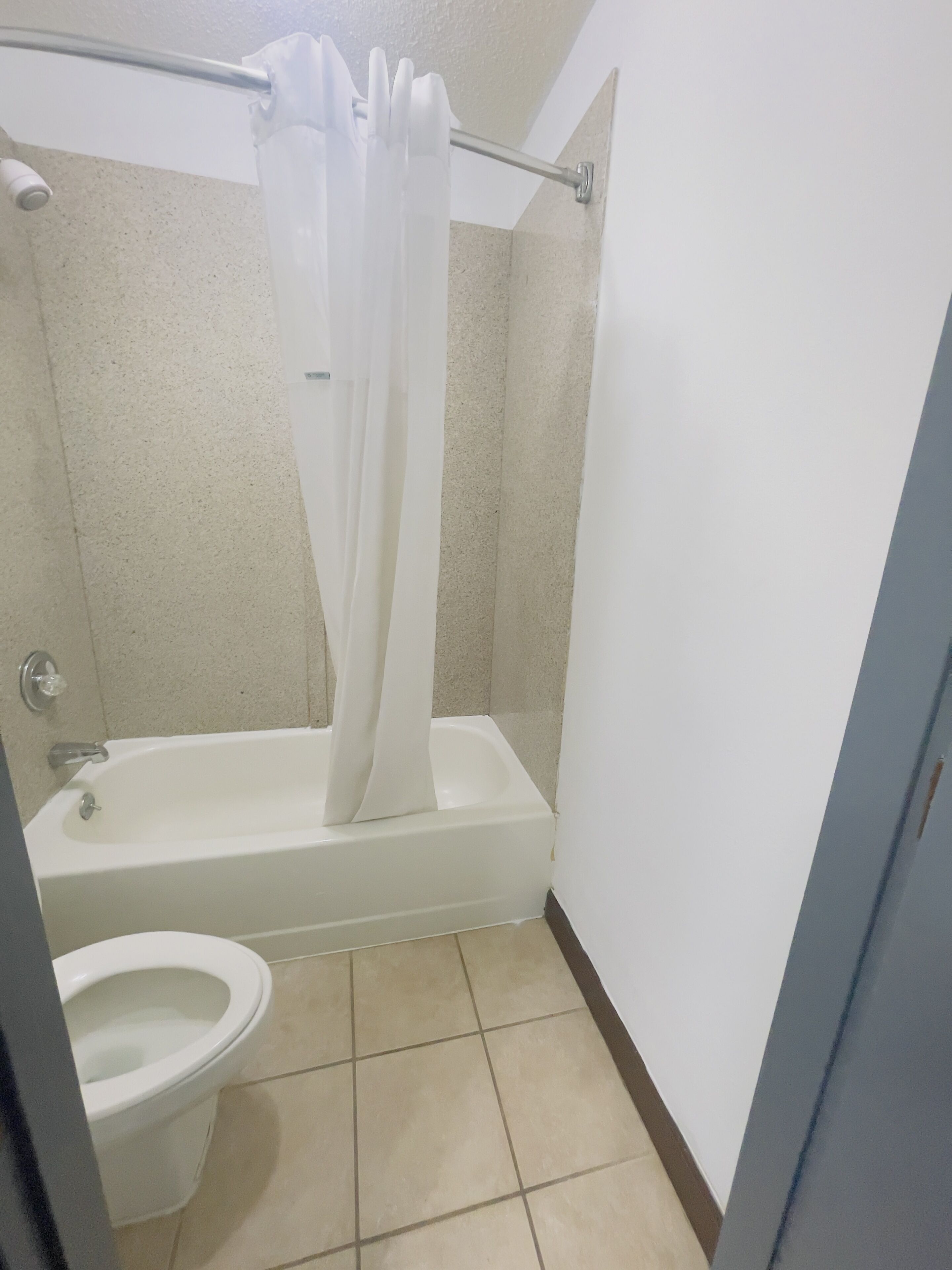 Kamar mandi | Pengering rambut dan handuk