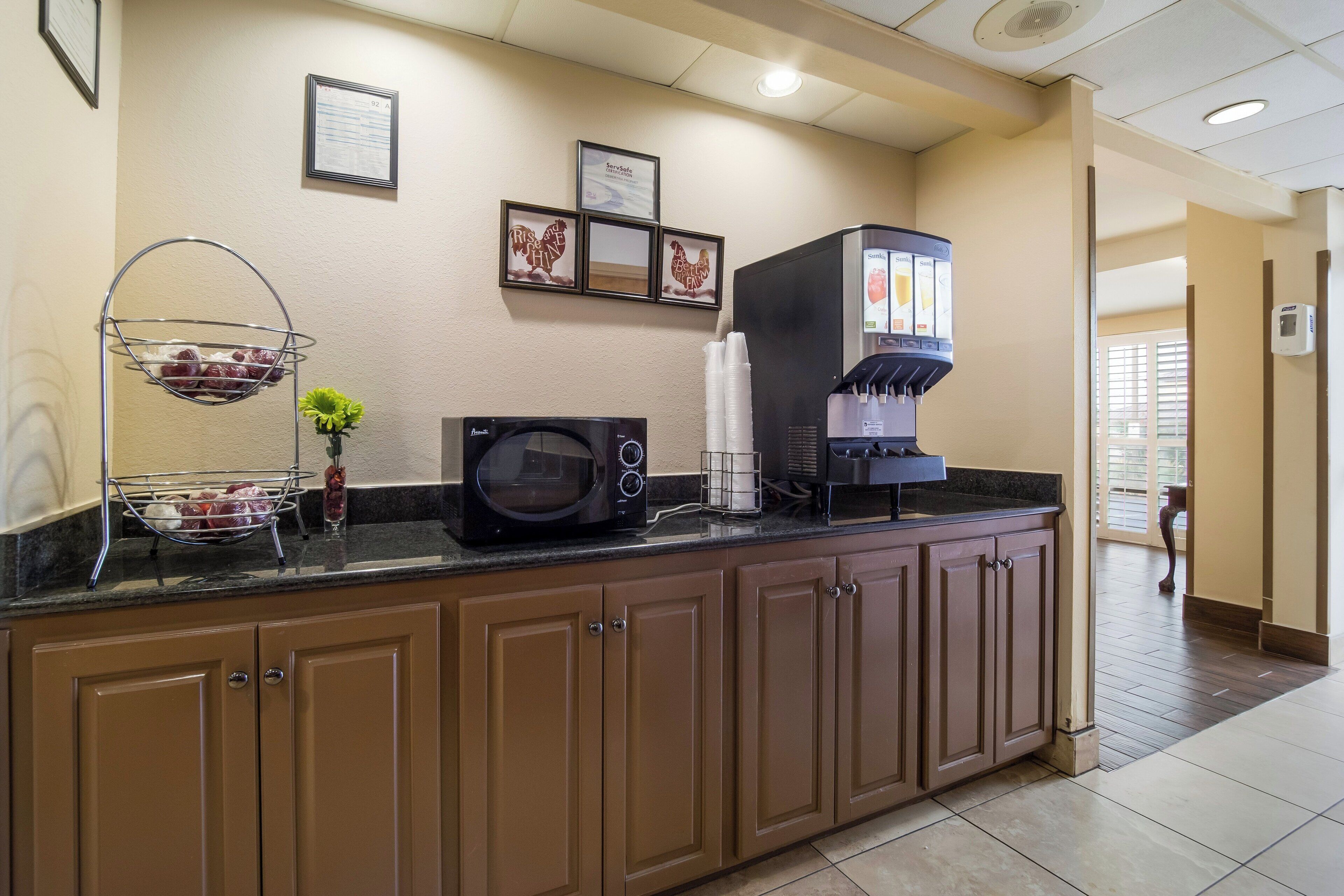 Free daily continental breakfast