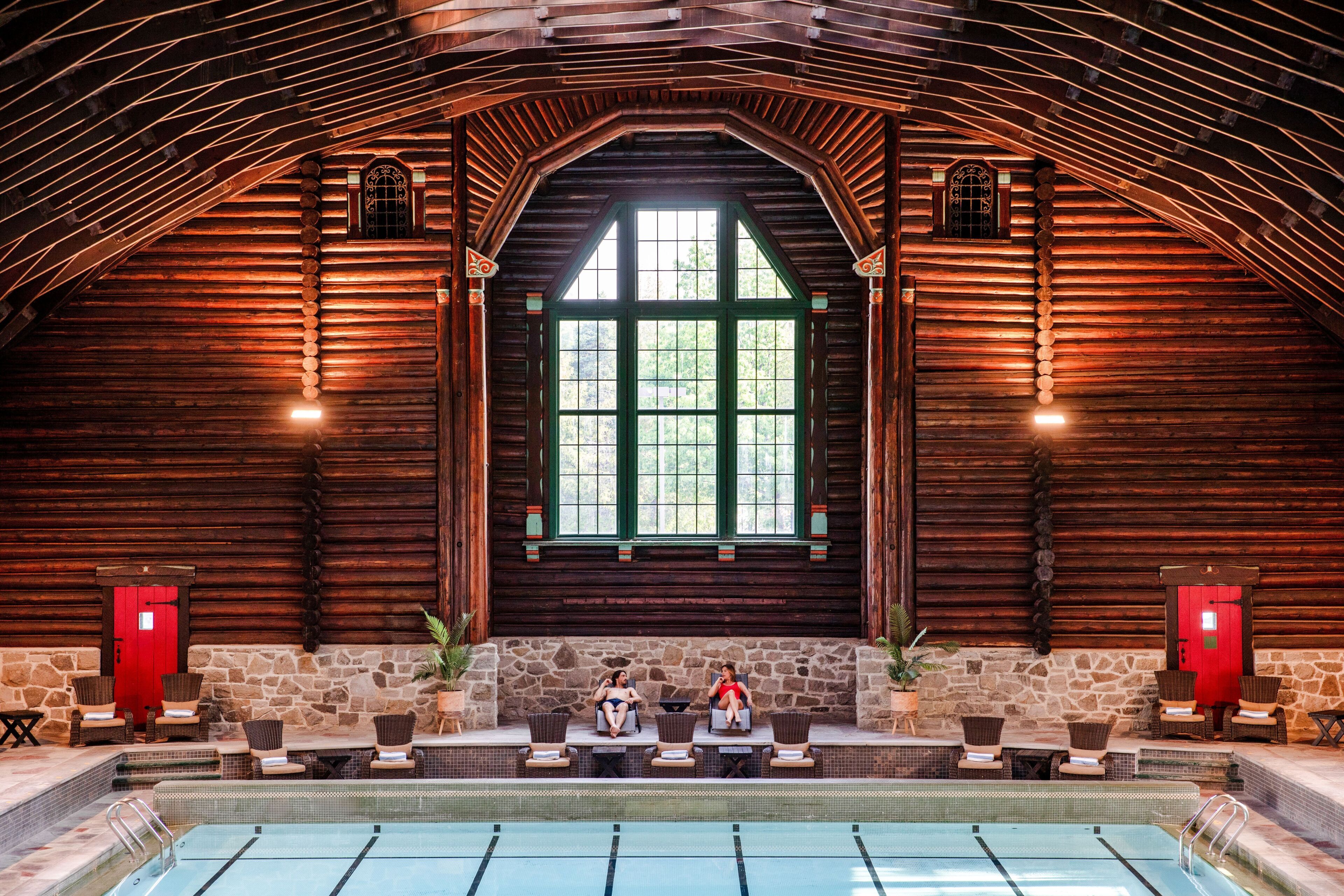 สระว่ายน้ำในร่ม