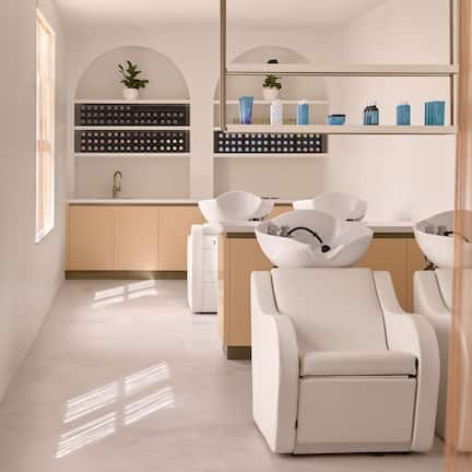 Couples treatment rooms, sauna, hot tub, steam room, prenatal massages