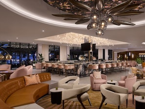 2 Bars/Lounges, Poolbar