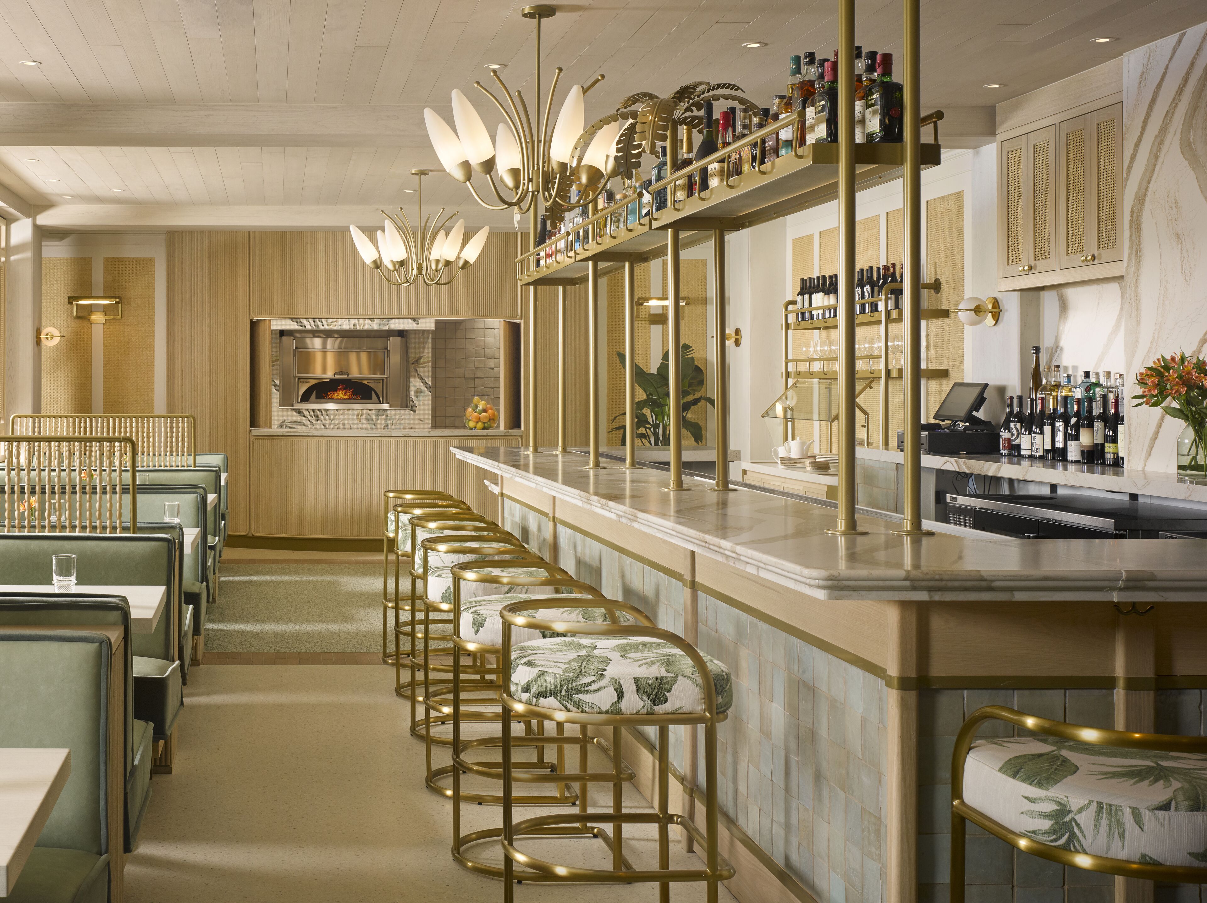 4 restaurants, breakfast, lunch, dinner served; seafood