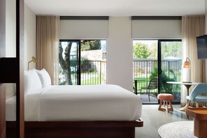 Room, 1 King Bed, Accessible, Bathtub (Pool View) | Premium bedding, in-room safe, individually decorated - Flamingo Resort & Spa Santa Rosa Sonoma, Tapestry by Hilton (Santa Rosa)