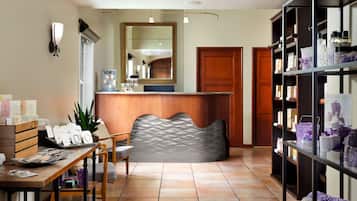 Couples treatment rooms, sauna, steam room, body treatments