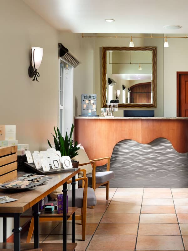 Couples treatment rooms, sauna, steam room, body treatments