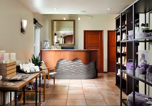 Couples treatment rooms, sauna, steam room, body treatments